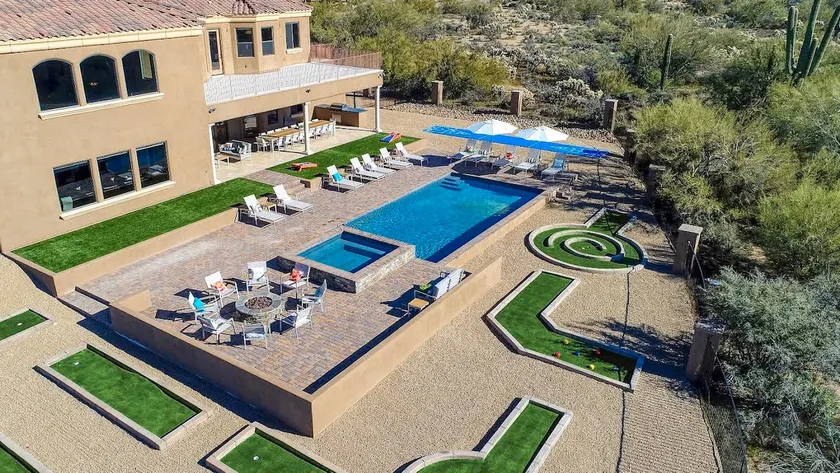 Magnifico palazzo con 10 camere da letto in Desert Paradise - Image 1