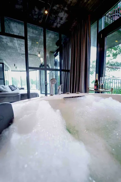 Exclusive Jacuzzi Apartaments Klaipėda - Image 1