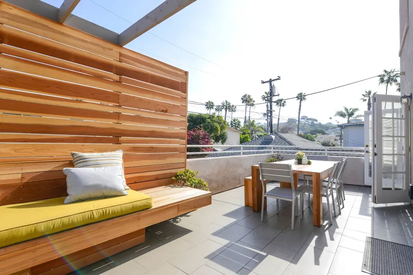 3b/3b Beach Living-1/2blk to Ocean! - Image 1