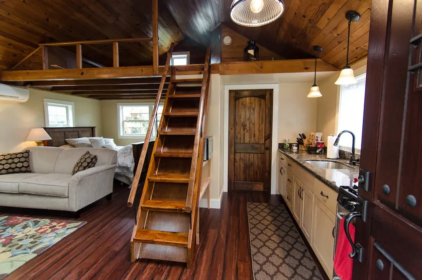 ParkAve Cottage -A/C & walkable to River Paths - Image 1