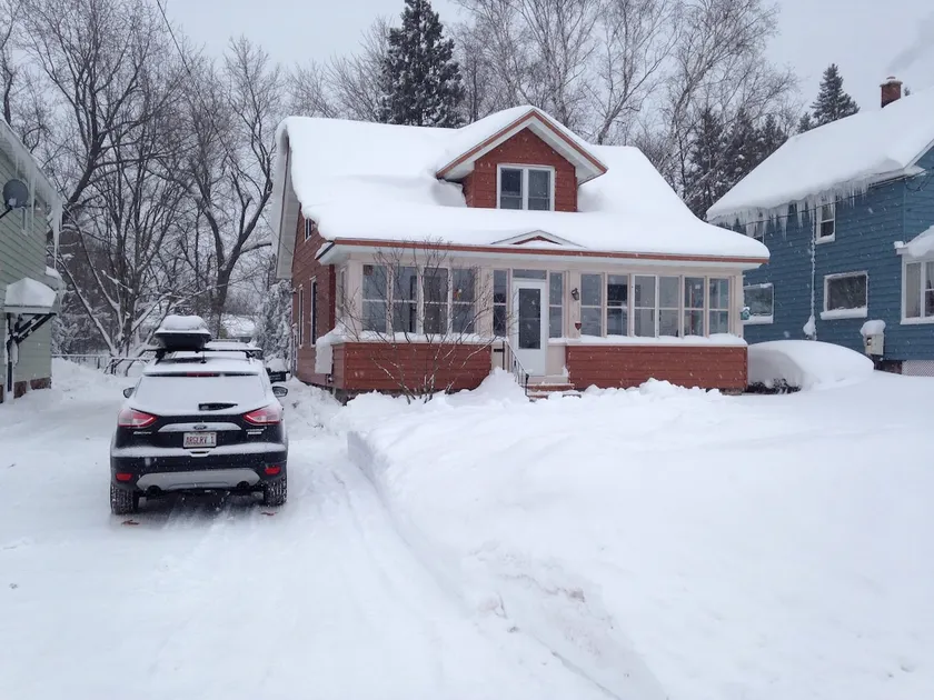 Blue Ribbon House, perfect in town location - Image 1