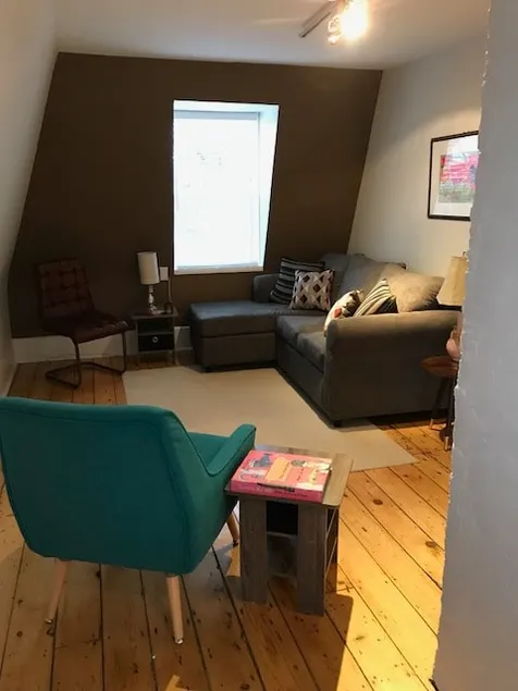 Pentz-Howe House Loft Apartment - Image 1