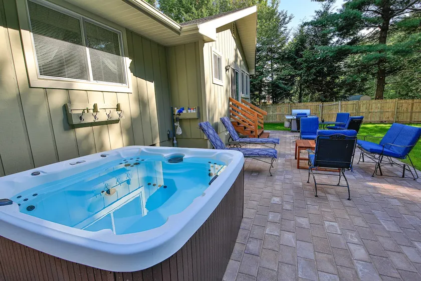 Nadine Serene Cabin - Ski, Soak, Relax - Image 1