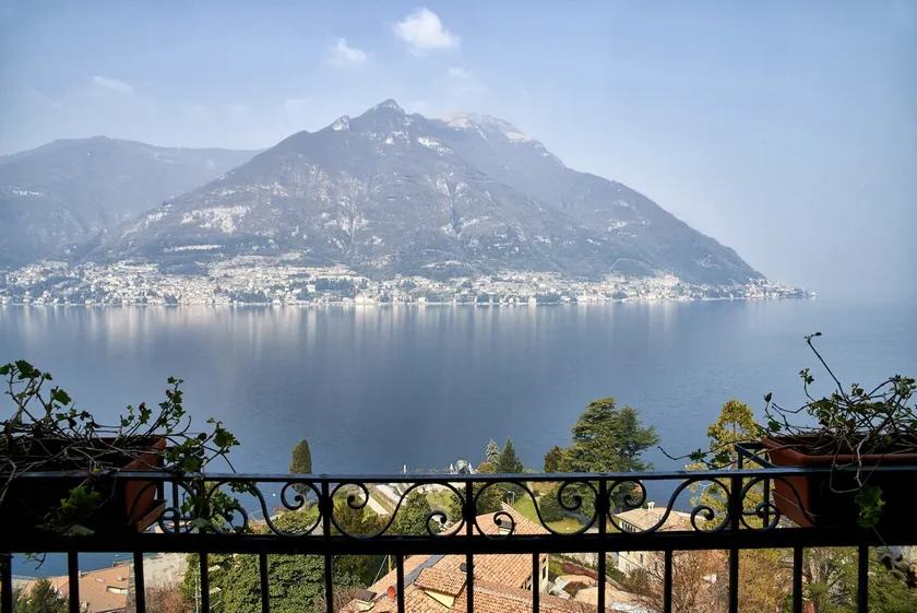 Balcony to the lake with aircon - Image 1
