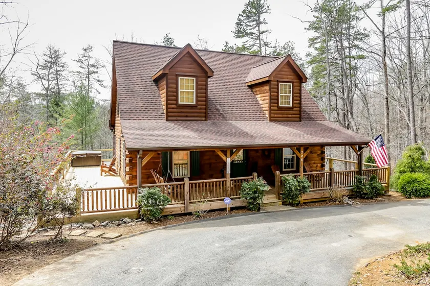 Canon's Cabin - Image 1