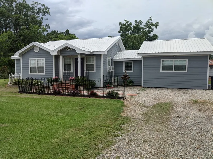 Charming 40s Cottage Country Home 3 BR 2 BA + Pets - Image 1