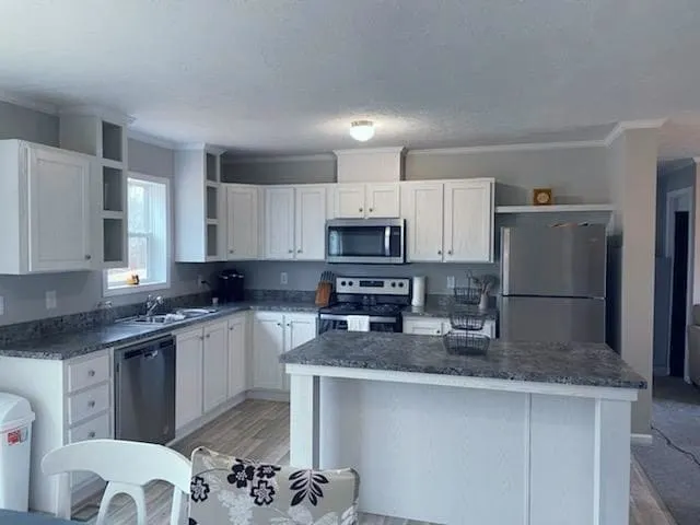 Country Cottage on the Lakeshore--Few Minutes from Beach - Image 1