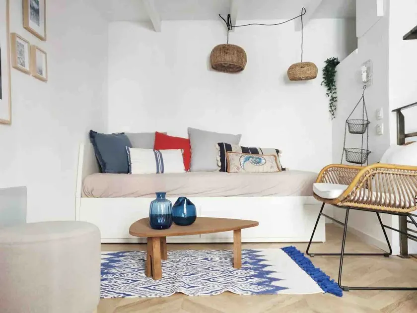 Cozy Spacious Beachfront, Endoume, Catalans Beach - Image 1