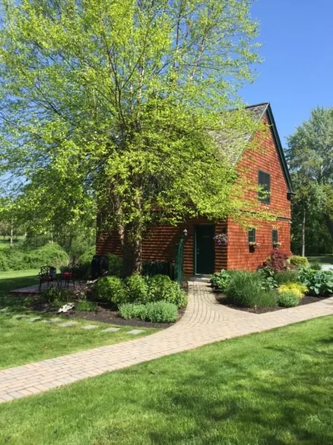 Lovely Private Setting, walk to beach. - Image 1