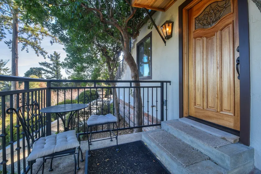 Very Spacious Beautiful Guest Quarter! - Image 1