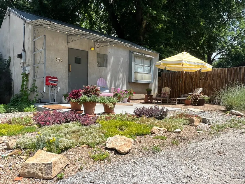 The Bait Shop, close to KU and downtown! - Image 1