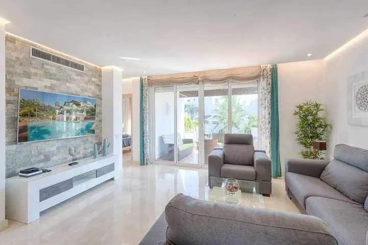 Hanami Alcazaba Beach Penthouse - Image 1