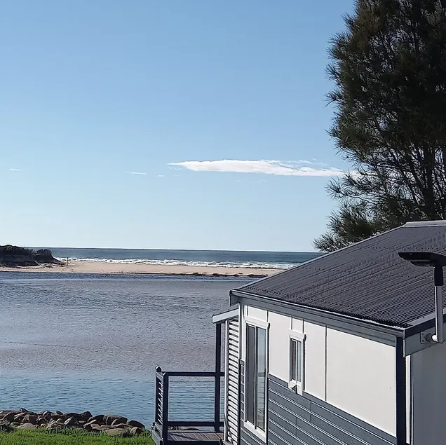 The Sandcastle at Dolphins Point Tourist Park - Image 1