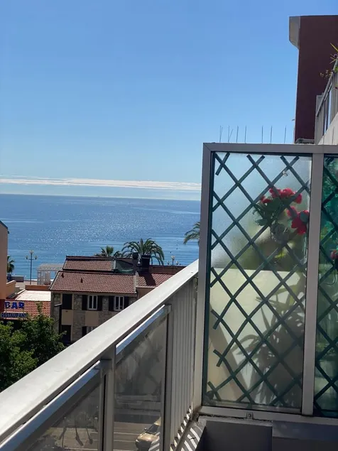 150 m from the sea, 2 rooms, 50 m2 + 18 m2 terrace - Image 1