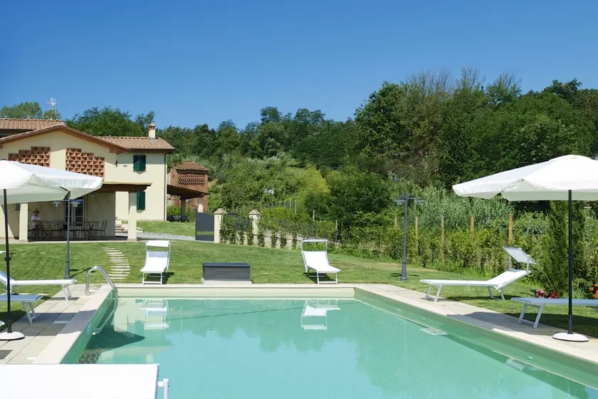 Villa med pool, 13 personer, Lucca 10 km - Image 1