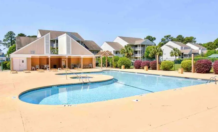 BAY TREE gorgeous condo in Little River - Image 1