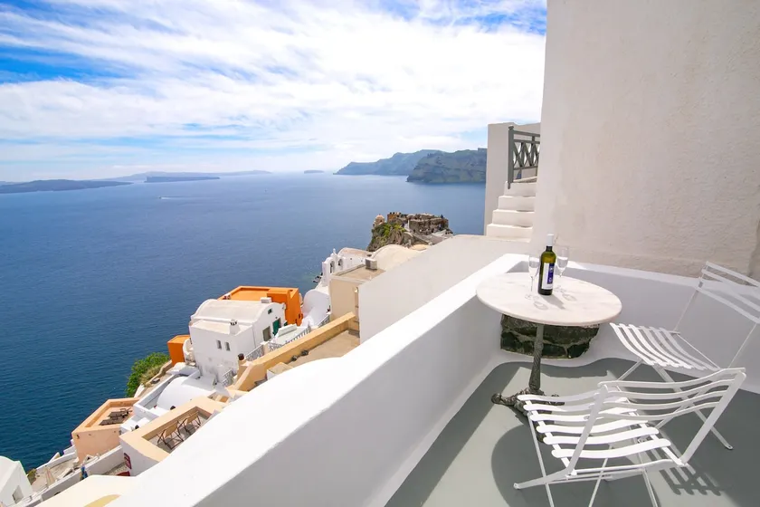 Hector Caldera Nest Oia Santorini - Image 1