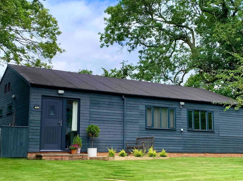 Spacious annexe ~ two bedrooms, rural, EV charger - Image 1