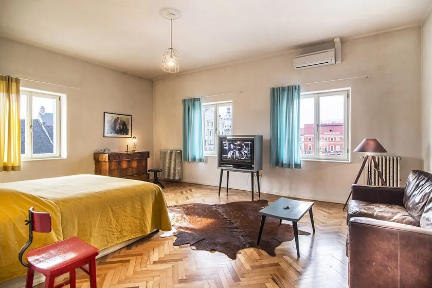 Retro style apartment | right in the main square - Image 1