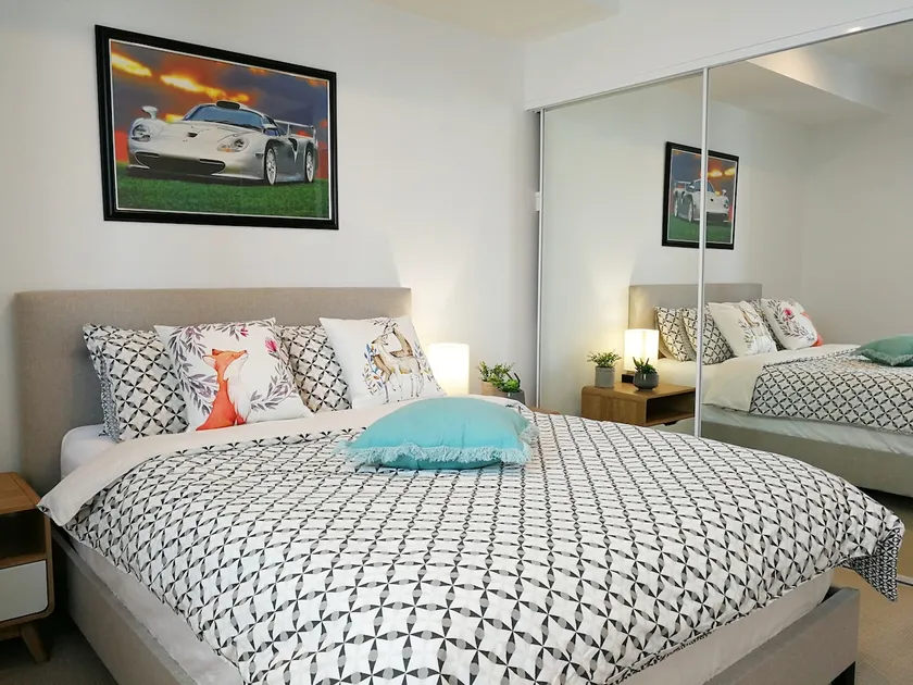 Stylish New 1BR Apt. Walk to Convention Centre - Image 1