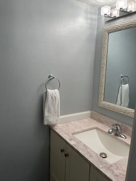 Entire Townhouse,7 minutes walk to the beach.... - Image 1
