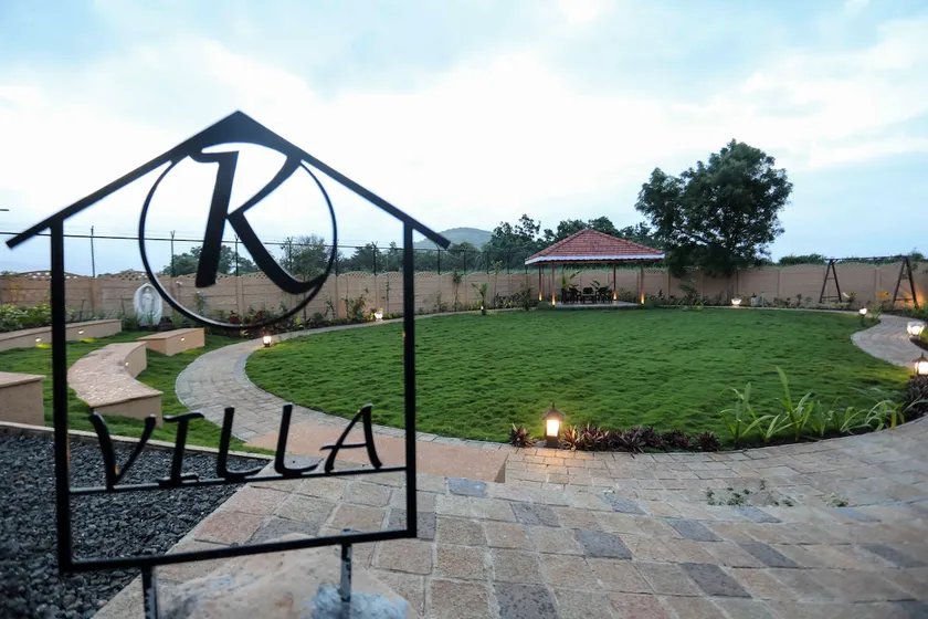 K VILLA- Cheerful 3 BHK Villa with big garden,amphi-theatre,kids/pet friendly,10 cars parking - Image 1