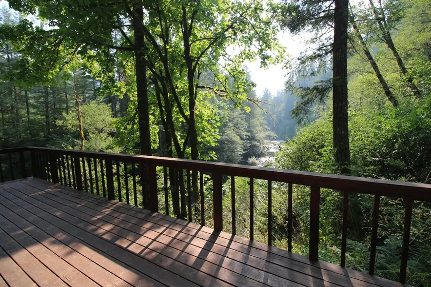 Gorgeous riverfront retreat One Hour from Portland - Image 1