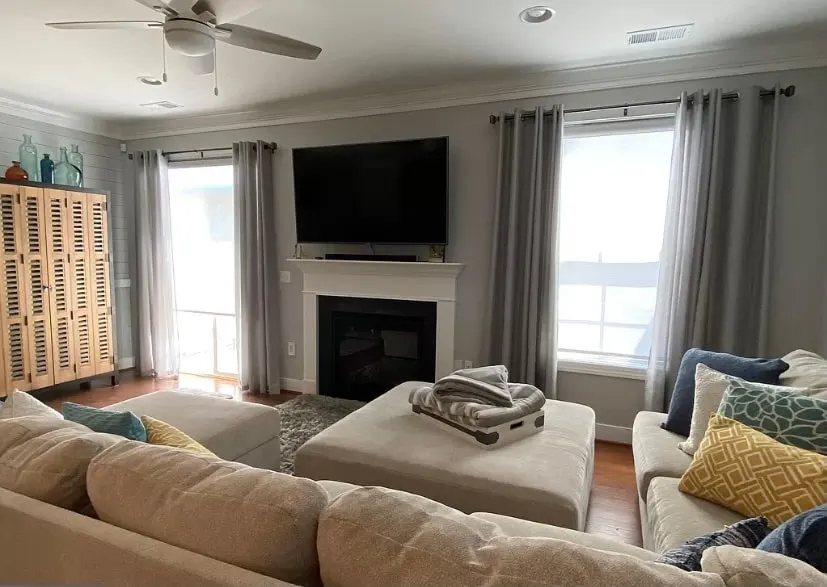 Elegant, family friendly, 3BR, 2.5 bath townhome - Image 1