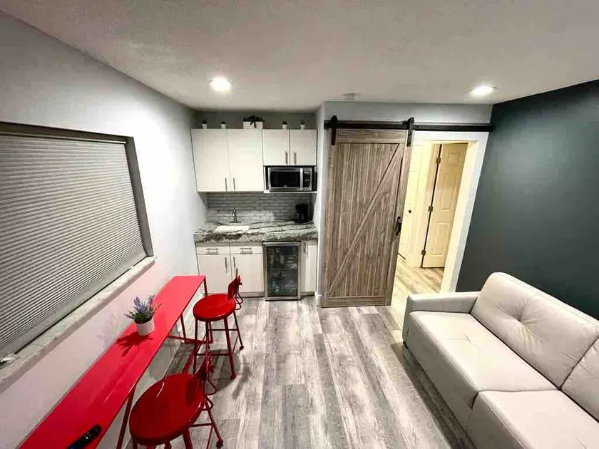 Piece of Heaven. Private 1 Bedroom Studio. - Image 1