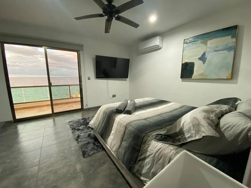 Beautiful condominium with ocean views. - Image 1
