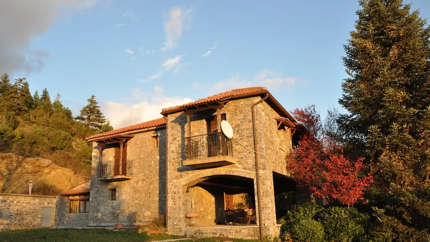 Kastraki - 6-room Stone House - Holiday Home - Image 1