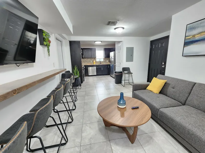 Cozy College Park Duplex @Lake Fairview. Sleeps7 - Image 1