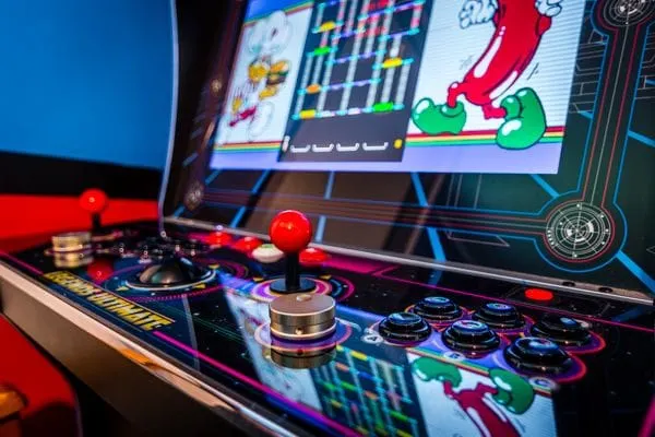 The Game Room - Vintage arcade games and decor - Image 1