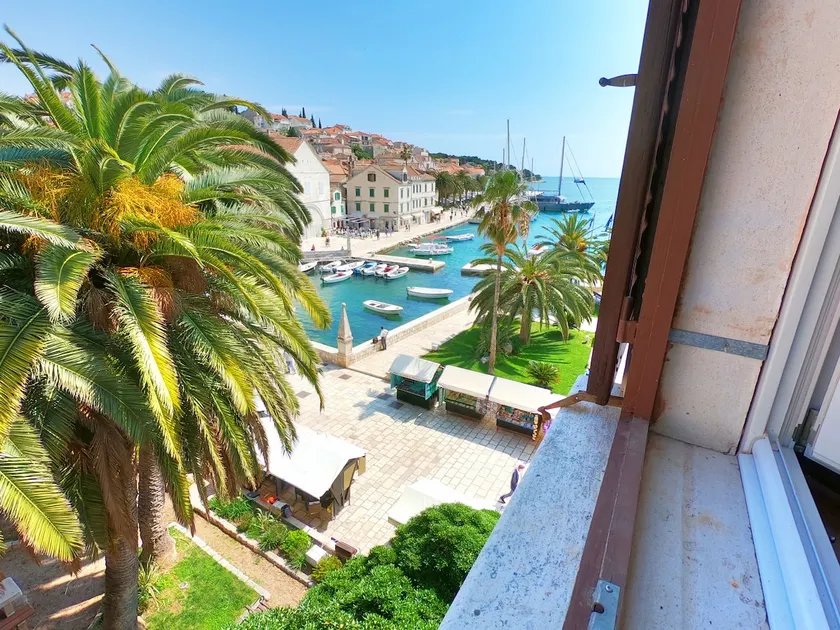 Novak Bonaparte - Hvar city center - Image 1