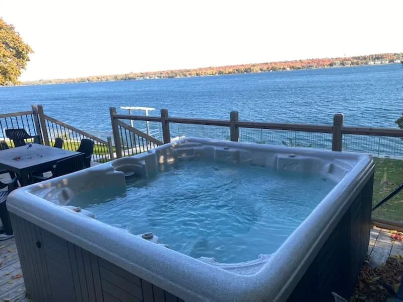 Vacation on the banks of the St Lawrence River - Image 1