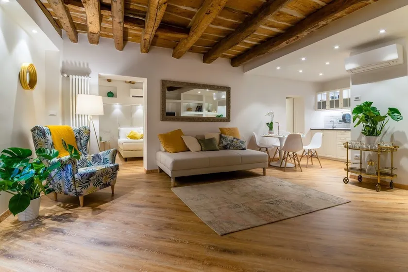 Clavature Luxury Apartment- 100 sqm Piazza Maggiore - Image 1