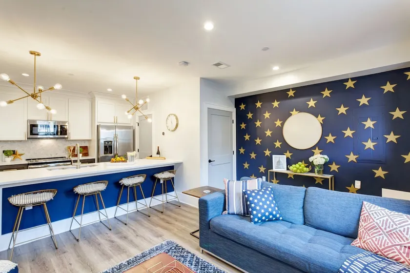 2B/2b New Americana Retreat in the heart of D.C.! - Image 1