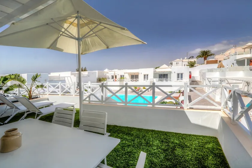 Flower Beach suite 01 - Image 1