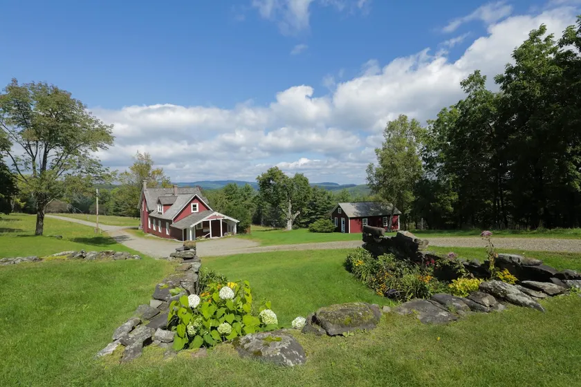 Secluded Farmhouse Retreat - stunning views - Image 1