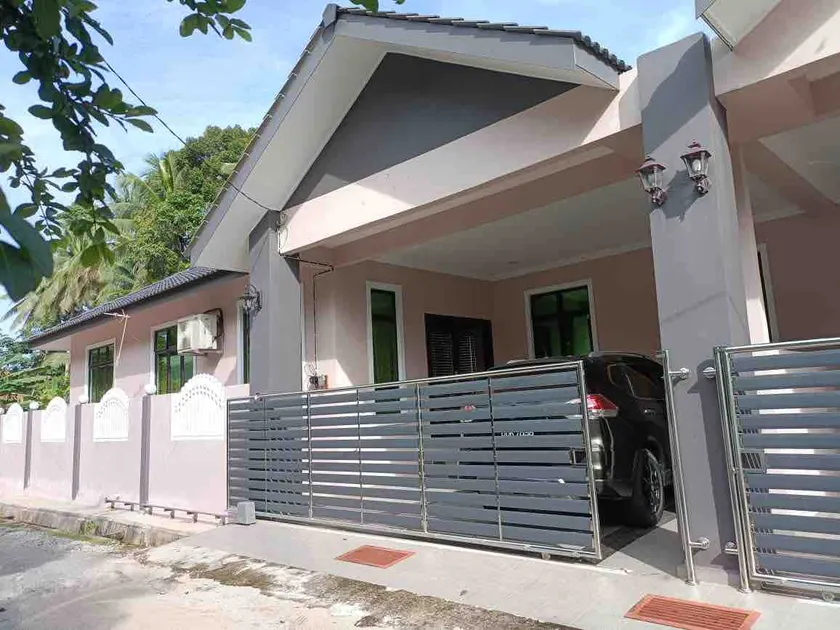 Entire Semi-D • Wakaf Bharu • Ct Smile Homestay - Image 1