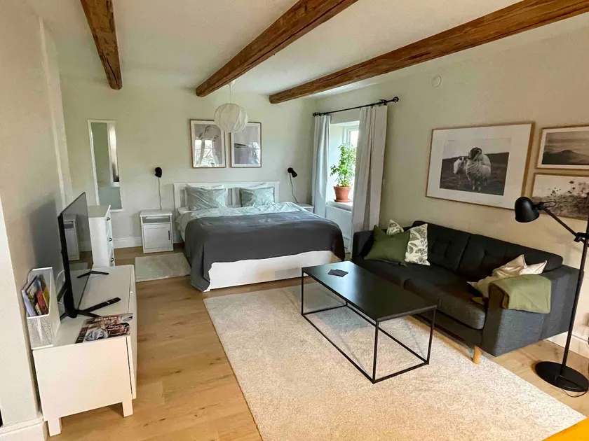 Fresh apartment for two in central Simrishamn - Image 1