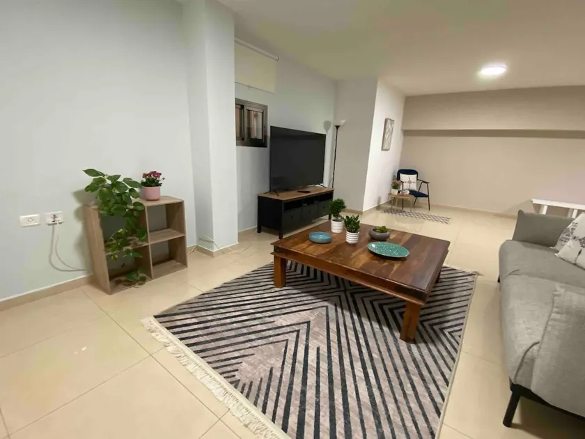 A pleasant and elegant beach apartment facing the sea. - Image 1