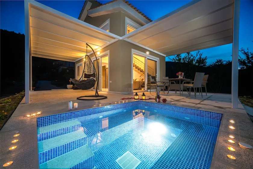 Villa Natura prive swimming pool - Image 1