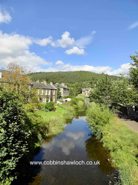 Cottage with views & bike store, central Peebles - Image 1