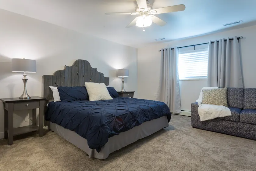 💵Location! @75% off!!! *King Bed! 💵 - Image 1