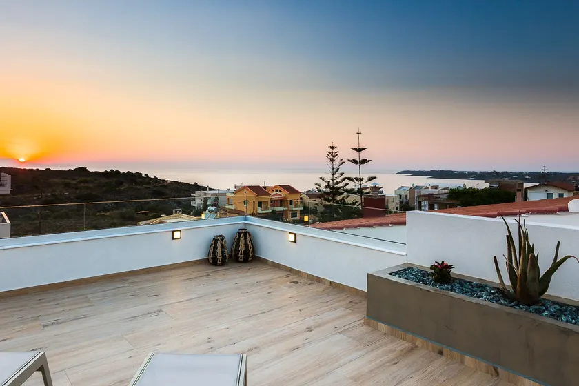 Villa Amelia - Free 8 seater mini van & pool - Image 1