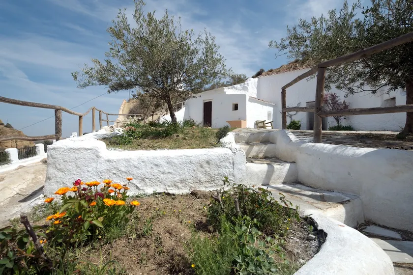 RentitRev Sunny Garden in an Oliva Cave - Image 1