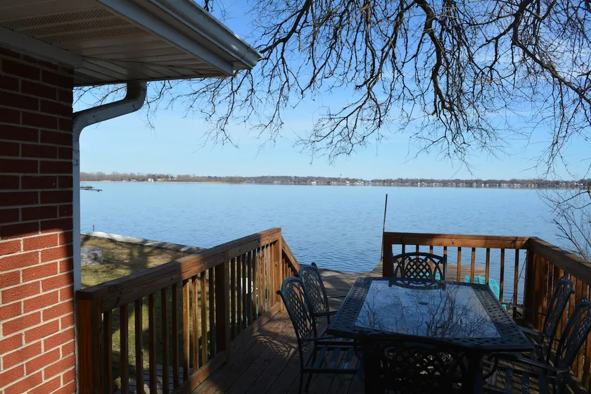 Lakefront Views, Free Water Sports!! - Image 1