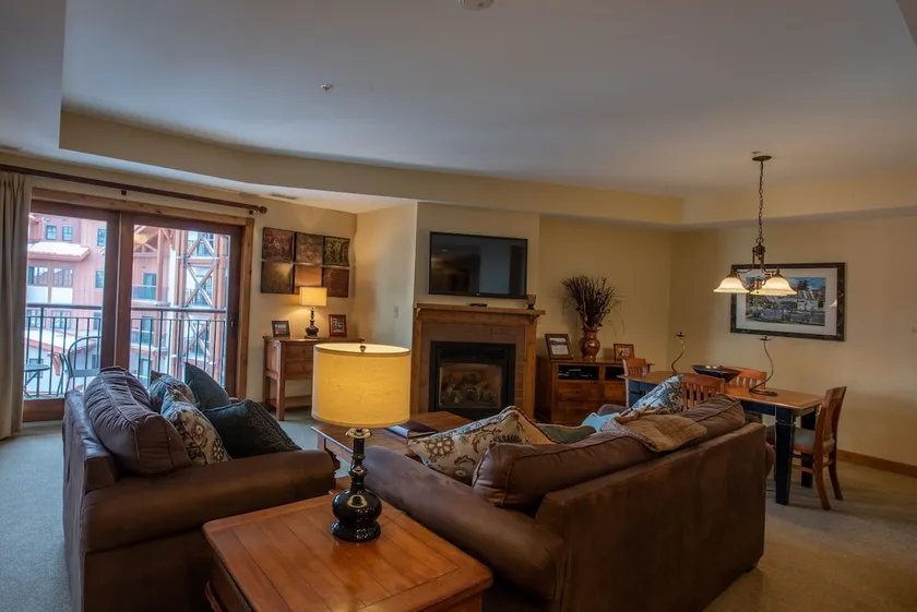 Kid-Friendly 2 bedroom / 3 bathroom condo - Slopeside - No Cleaning Fee! by RedAwning - Image 1