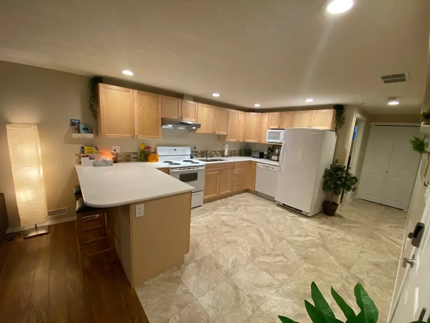 Hill House lower suite - Image 1